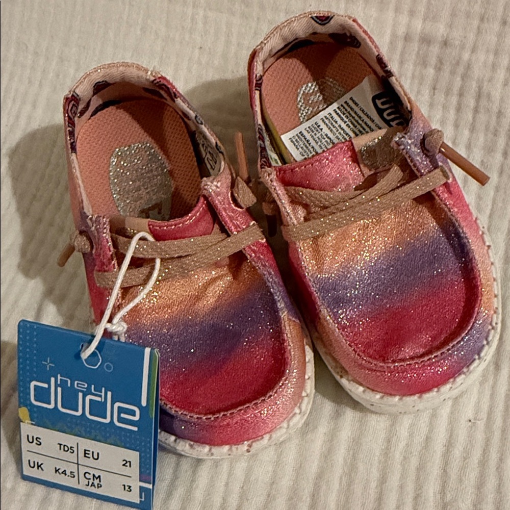 NWT Hey Dude Wendy Toddler Sparkle Star comfortable shoes … size TD5